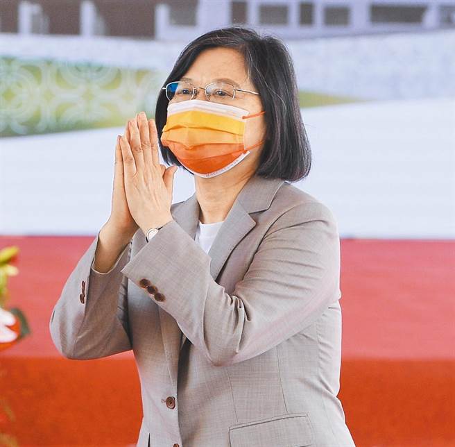 刪Q罷免案通過，陳柏惟被轟下台，執政黨傾全國之力反罷免還是輸，選舉結果揭曉，蔡總統的臉書立刻被灌爆，網友大喊：｢感謝總統催票｣。（本報資料照片）