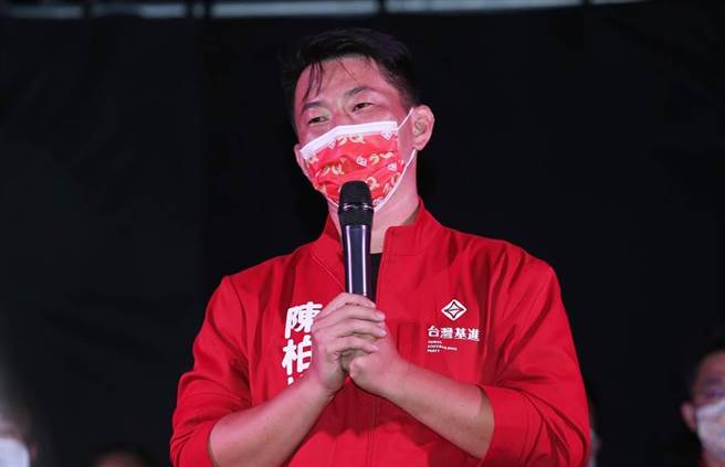 第10届立委台中市第2选举区陈柏惟罢免案过关，陈柏惟表示，我要笑着跟大家说一声谢谢，3Q。（图/黄国峰摄）