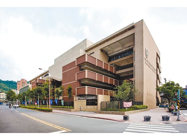 静心高中是双北名列前茅的高中。图／信义房屋提供