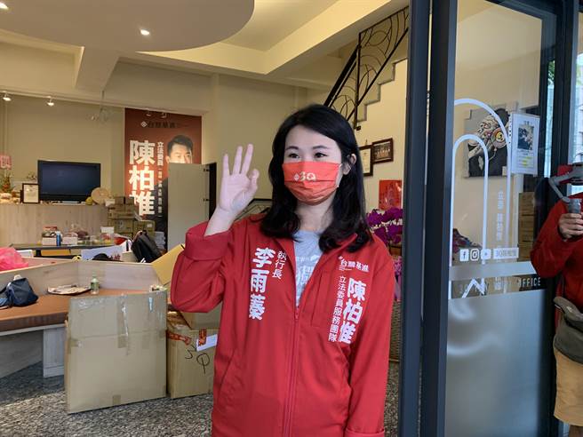 台湾基进强调不缺席台中二选区立委补选，而陈柏惟服务处执行长李雨蓁被点名呼声高。(林欣仪摄)