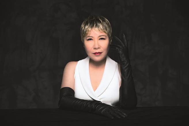 黄小琥暌违6年推出新专辑《存在》。（华纳音乐提供）