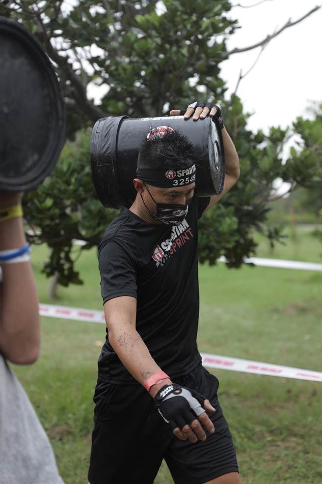 巴达障碍赛台中场今第二天顺利进行。（宽宽整合行销提供）