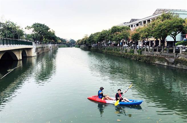 屏东市万年溪整治有成，未来可望发展水上游憩。（李世斌提供／林和生屏东传真）