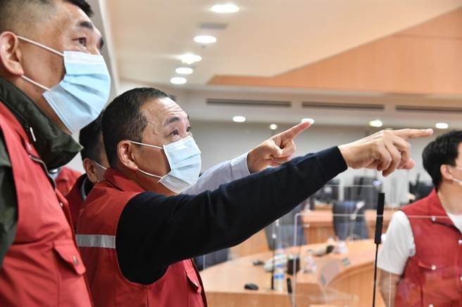 地震發生後，新北市長侯友宜立即指示開設應變中心。（新北市政府提供）