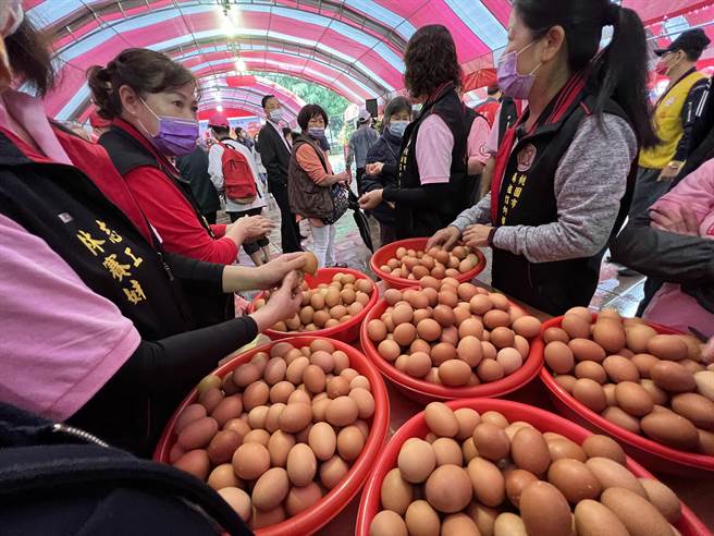 妈祖升天祭在桃园闽臺宫举办，象徵所有马祖乡亲的精神寄托，也象徵桃园与马祖的友好。 (蔡依珍摄)