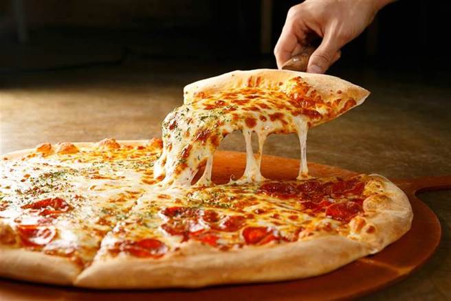 8類食物讓你減鹽的努力破功！披薩就是其一。(示意圖/Shutterstock)