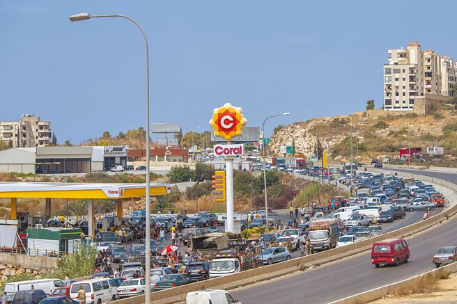 卡车司机荒蔓延全欧图╱美联社