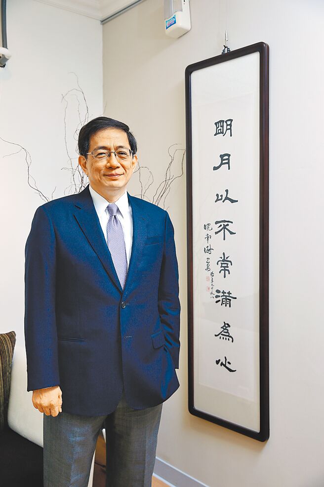 台大校长管中闵昨抛出震撼弹，宣布不续任校长一职，理由是自己第一任期满已66岁，台大需要更年轻的校长来带领校务及世代交替。（本报资料照片）
