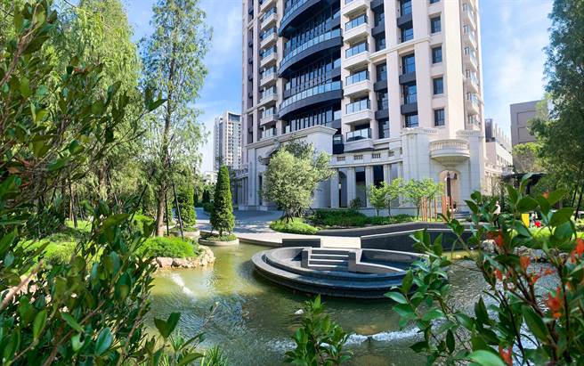 千坪私人花园打造出台中庄园宅。（双橡园提供／卢金足台中传真）