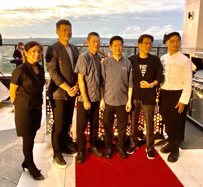 社区拥有双橡园「豪宅3.0」顶级私宅服务，顶粤吉品主厨团队进驻。（卢金足摄）