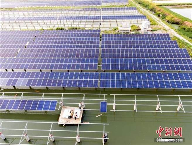 中共中央、大陆国务院印发的《关于完整准确全面贯彻新发展理念做好碳达峰碳中和工作的意见》24日发布。(中新社)