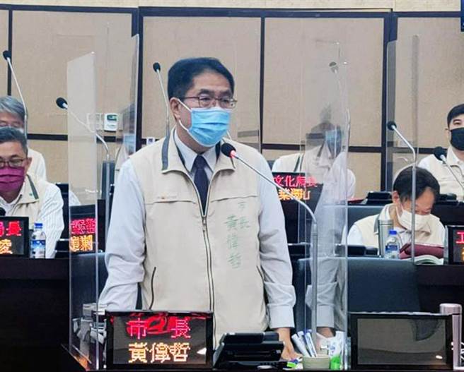 台南市政坛传出「市长换议长」，市长黄伟哲答询时，不仅否认此事，还强调他没有这个立场。（本报资料照片）