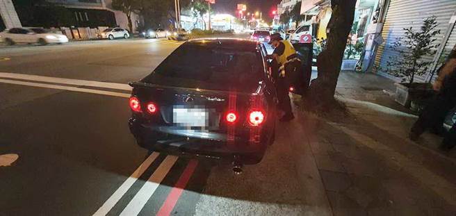 李姓情侣南下旅游在国道上与曾男发生行车纠纷，曾男竟在国道行驶中开枪，李男手腕中弹送医。（资料照片）