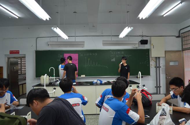 花莲高中数理专题成果发表会。（教育部提供／林志成台北传真）