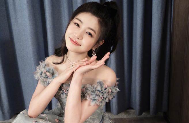 陈妍希以清新气质闻名，被封为「国民女友」。(翻摄自陈妍希微博)