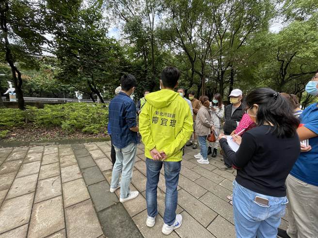 三峡区公所为改善北大海洋公园环境，初步规画重建公园，将各区块做串连，并设置海盗船意象的游具，改善整体环境，预计明年6、7月完成。（蔡雯如摄）