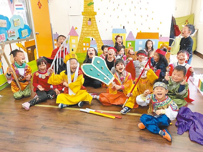 过去僧多粥少的桃园公立及非营利幼儿园，今年因为疫情严峻，竟多达60园仍有逾800个缺额。（蔡依珍摄）