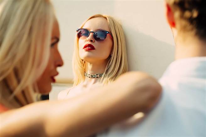 《灵匣网》指出水瓶座、金牛座、天蝎座的人很高冷，不容易深陷爱情。（示意图／Shutterstock）