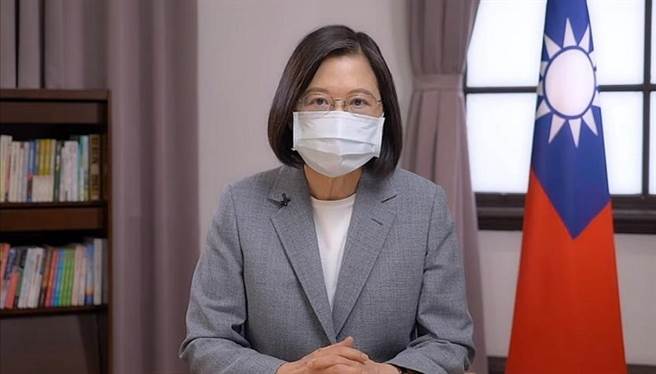 争取侨台商支持，蔡英文：侨胞朋友这么拚，政府也要加倍努力。（截取总统府录影画面）