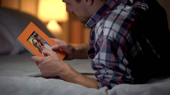 雙魚座、天秤座和巨蟹座分手時看起來很乾脆俐落，但過沒幾天就會開始感到後悔。(示意圖/達志影像)