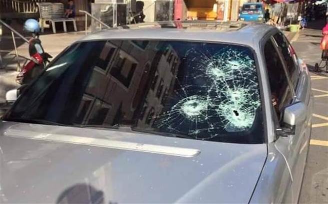 去年彰化出现砸车怪客，廖姓男子接连在鹿港、埔盐、福兴等地犯下超过10起案件，专挑高级双B轿车下手，以斧头、刀等工具破坏车辆。（本报资料照片）