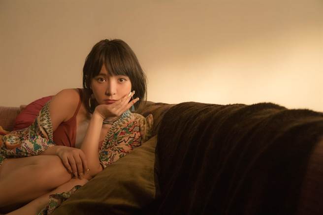 温妮挑战唱跳歌手。(哈啰你好工作室提供)