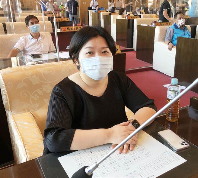 台中市议会副议长顏莉敏否认说，「这是没有想过的问题？不知道消息从哪里来！」（陈世宗摄）