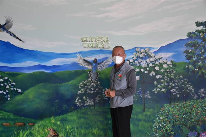 苗栗县长徐耀昌主持CRPD彩绘墙揭牌。（谢明俊摄）