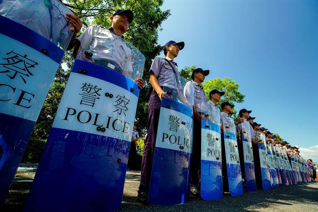 宜兰县警察局员额缺额率达7.89％，是全国最高，县议员杨弘旻认为，让基层员警业务增加，产生过劳等问题。（本报资料照片）