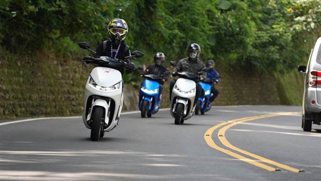 光陽二座換電站設置於南投縣仁愛鄉台14甲線公路上，全程都是爬坡路段，對於S7R車款來說，攻頂可說是輕鬆無壓力。(圖/光陽提供)