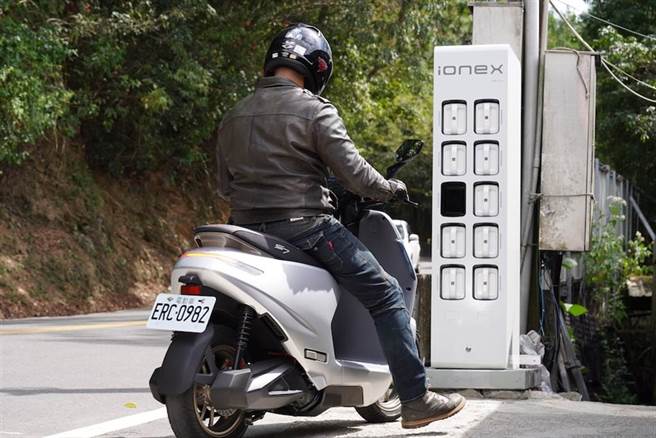 光陽日前搶下「第一」！完成位於清境的IONEX 3.0換電站佈局。(圖/光陽提供)