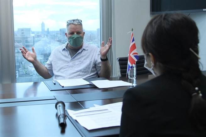 英國劍橋大學考試院亞洲區專業試務培訓教育長Joel Laughren表示台灣小朋友認證成績高於世界平均，顯示對英語學習的重視程度。（寰宇家庭提供／游念育台北傳真）