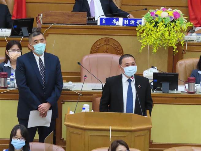 双北APP比较 议员批新北掉漆。（叶德正摄）
