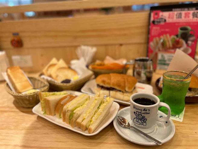 客多美咖啡以早餐服务闻名全日本。（柯宗纬摄）