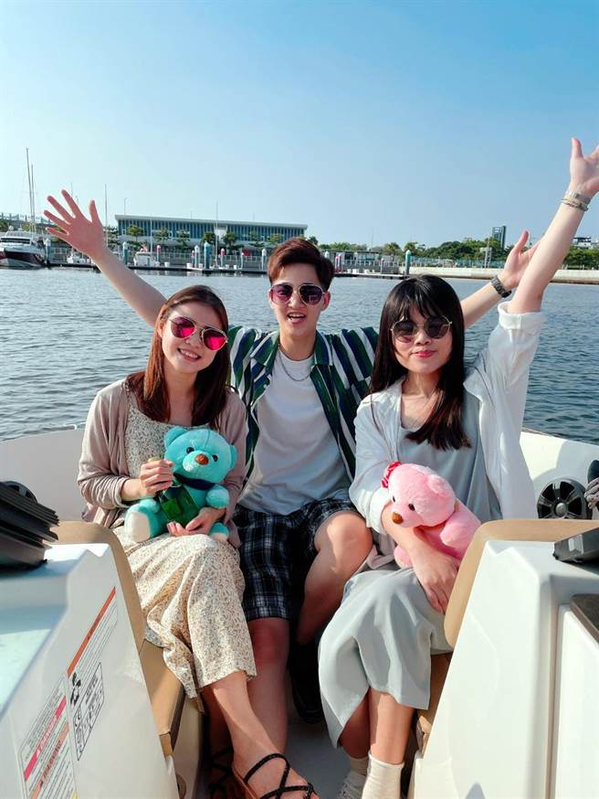 夏都城旅安平店推出海上飙速夜艇行，刺激买气。（图／业者提供）
