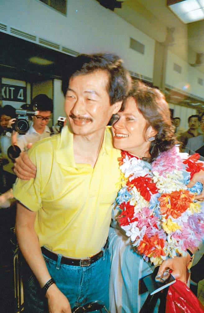 施明德与艾琳达。（本报资料照片）