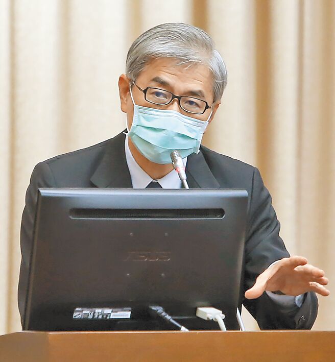 金管会指出，视讯股东会平台要有包括一定的股务代理经验、确保资讯安全、及可提出备援系统等三大要件。图为金管会主委黄天牧。（赵双杰摄）