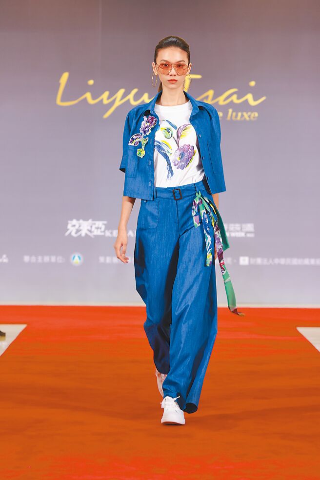 2.Liyu Tsai本季2022春夏系列以「烏托邦Surreal Utopia」，運用台灣窗花、花磚結合西方圖騰。（臺北時裝週提供）