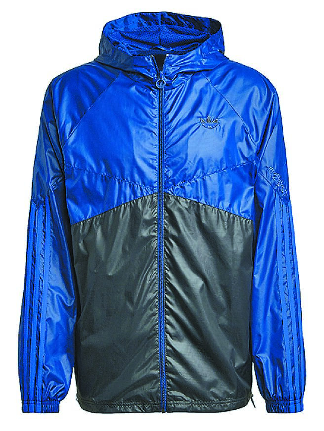 Global Mall桃园A8店推荐adidas BLK WINDBREAKER运动外套H06722，原价3490元，优惠价1890元，使用振兴券满5500元、现抵500元。（Global Mall提供）