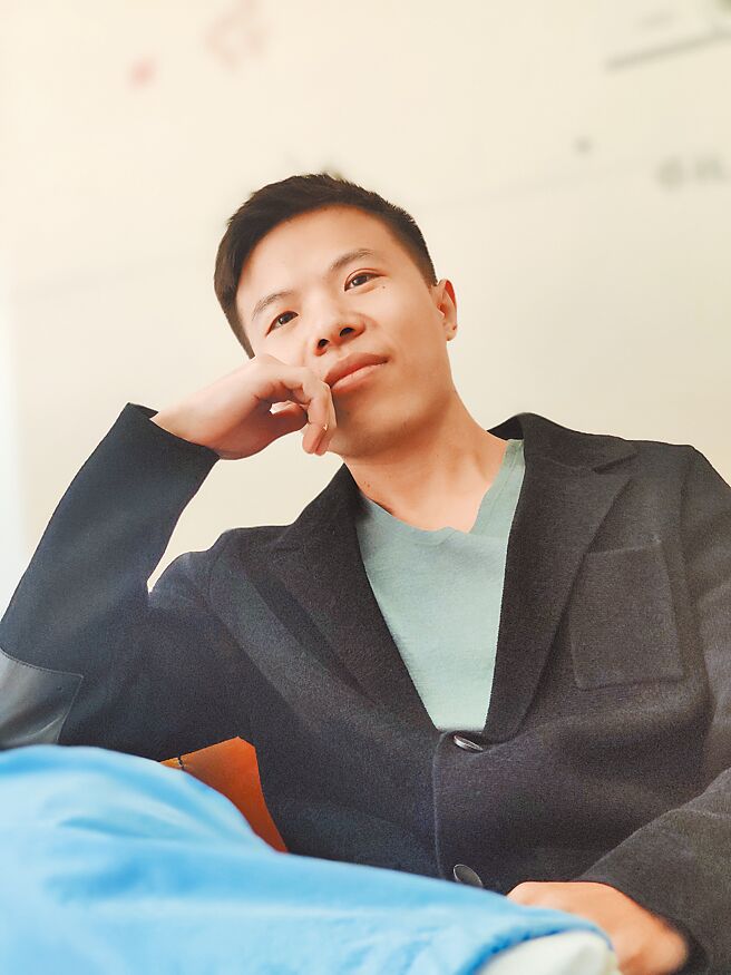 吕创〈混吃等死〉