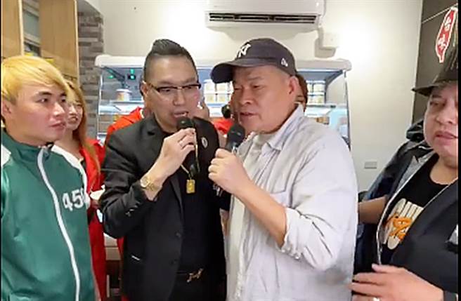 澎恰恰日前突然出现在连千毅的直播中。（图／翻摄自兰庭精品脸书）