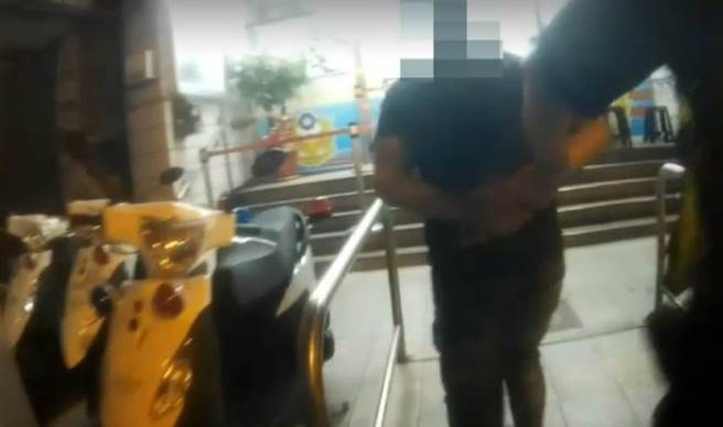 将超商男店员打成重伤昏迷的凶嫌，酒测仅「0.17」，竟掰：发酒疯不记得打人，但警方查出他有伤害、妨害秩序前科。（图／警方提供）