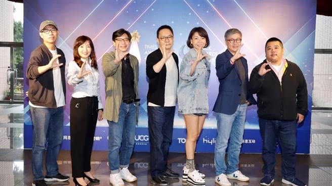 第22屆金手指獎全球總決審評審, 台灣評委共同合影。(時報獎執委會提供)