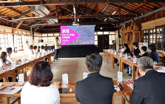 嘉義市政府去年參加2021年台灣設計展評選會爭取主辦權。（嘉義市政府提供）