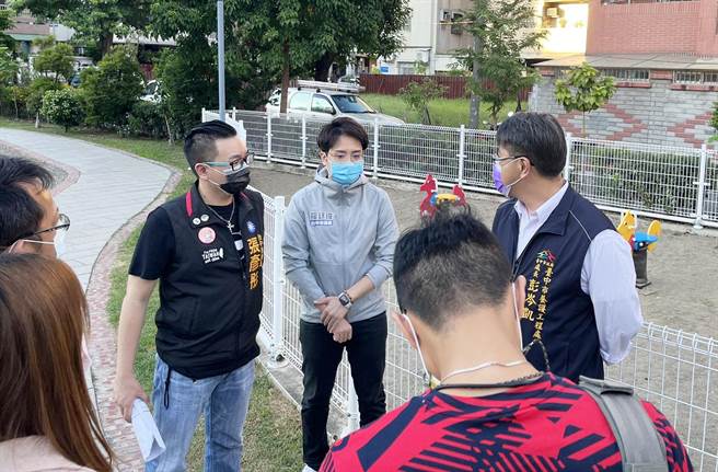 建设局会勘后强调，将重新审视游戏场面积大小设计更符合民眾需求的游具配置。（市议员罗廷玮提供）