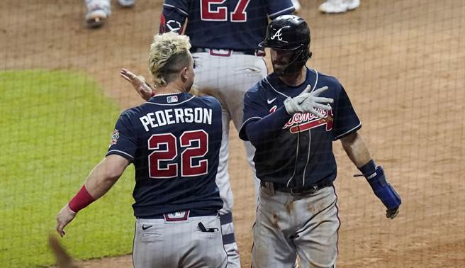 勇士打破质疑拿下首战胜利(路透社)