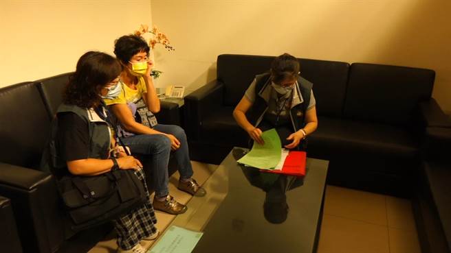 在云林县经营砂石行的陈姓女子，与在云林县警察局任职的警察丈夫，5年内欠下3900万税金罚锾，被列为「禁奢令」欠税大户，昨陈女已被裁定管收。（行政执行署嘉义分署提供∕吕妍庭嘉义传真）