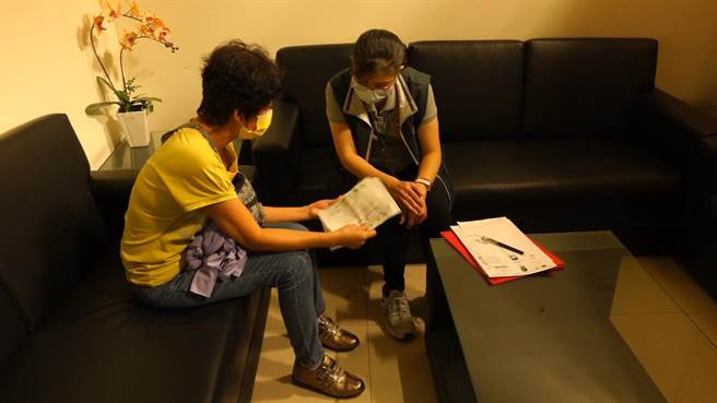 在云林县经营砂石行的陈姓女子，与在云林县警察局任职的警察丈夫，5年内欠下3900万税金罚锾，被列为「禁奢令」欠税大户，昨陈女已被裁定管收。（行政执行署嘉义分署提供∕吕妍庭嘉义传真）