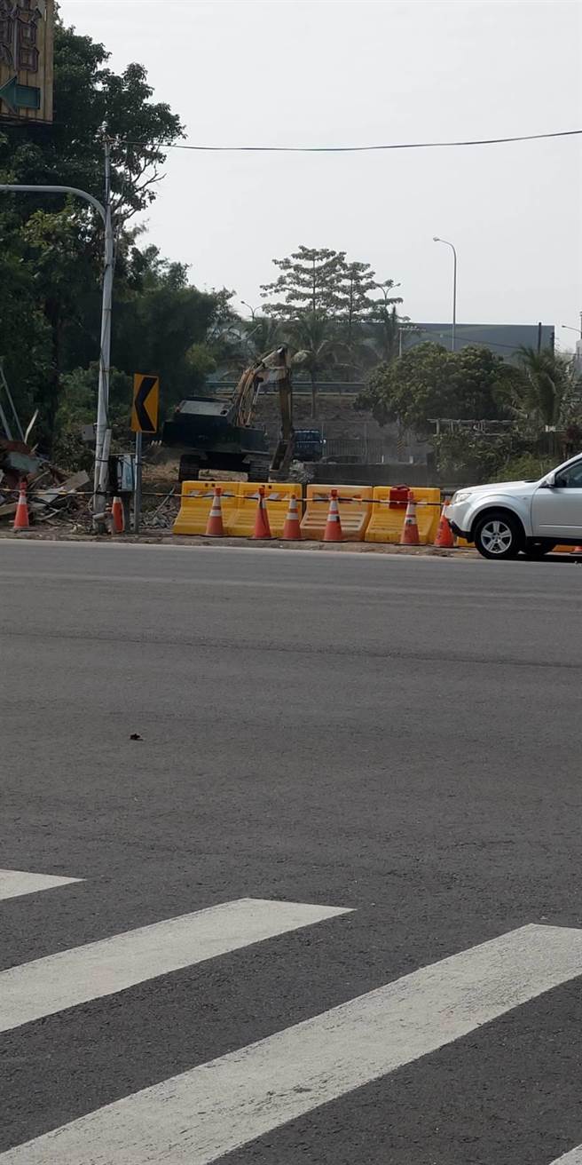 蔡育輝說，前後經過6年多爭取，望穿秋水，終於如願以償。（蔡育輝服務處提供／張毓翎台南傳真）