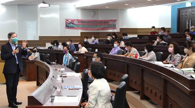 屏东就业中心办讲座，助雇主数位转型。(屏东就业中心提供)